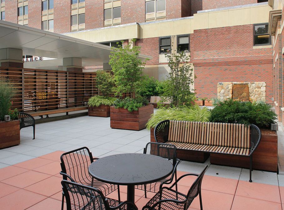 patio-design-newton-wellesley-hospital-garden-2