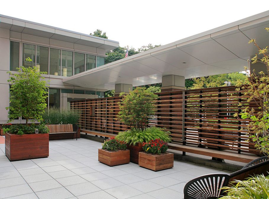 landscape-design-newton-wellesley-hospital-garden-1